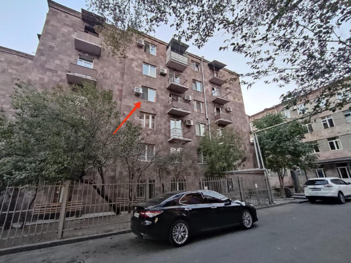 Renovated 1 Bedroom With King Size Bed In Kentron 耶烈万 外观 照片
