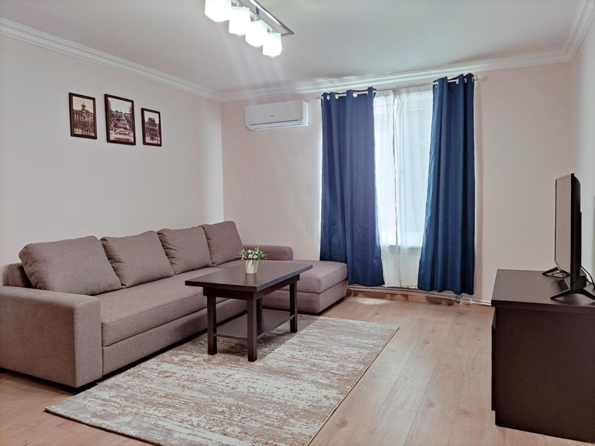 Renovated 1 Bedroom With King Size Bed In Kentron 耶烈万 外观 照片