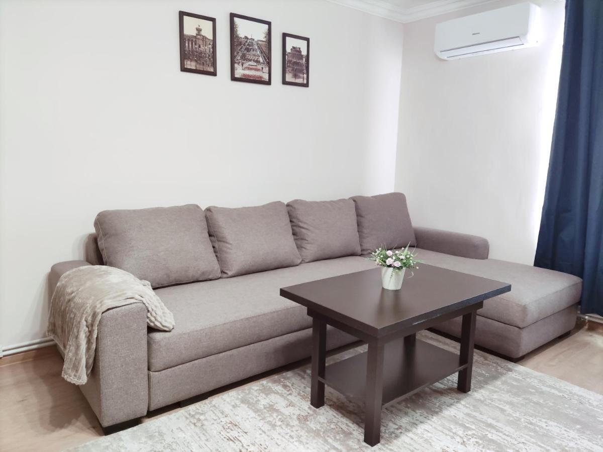 Renovated 1 Bedroom With King Size Bed In Kentron 耶烈万 外观 照片